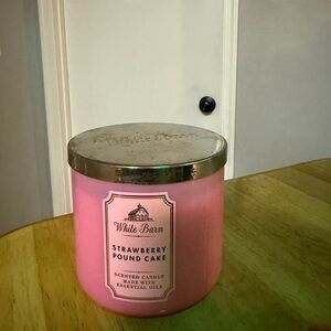 Bath and body works White Barn Strawberry Pound Cake 3 wick Candle